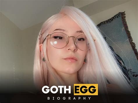 Watch Big titty gothe egg pov